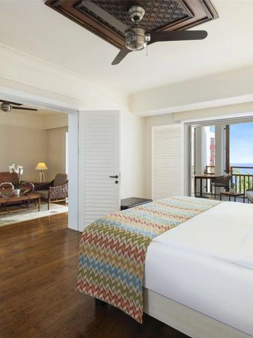 Geräumige Suite mit Meerblick und stilvollem Interieur