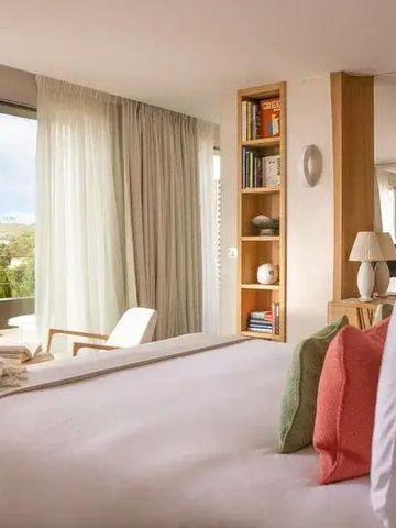 Gemütliches Zimmer mit Terrasse und modernem Design