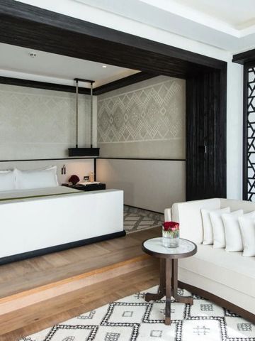 Gemütlicher Wohn- und Schlafbereich mit modernen Akzenten