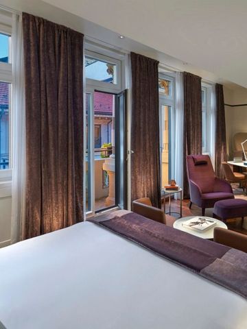 Zimmer mit Balkon im Mandarin Oriental Mailand und elegantem Interior
