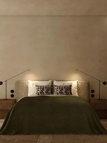Luxuriöses Schlafzimmer mit modernen Leuchten im Oku Bodrum Hotel