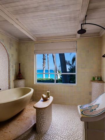 Luxusbadezimmer mit freistehender Badewanne und Meerblick bei One&Only Palmilla