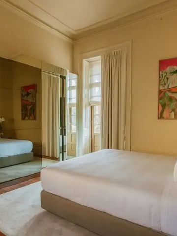 Gemütliches Schlafzimmer mit modernen Akzenten im Palacete Severo