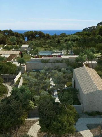 Luxuriöse Hotelanlage mit Blick auf das Meer und mediterraner Vegetation