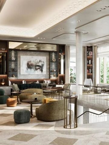 Elegante Hotel-Lobby mit stilvoller Inneneinrichtung und Kunstwerken.