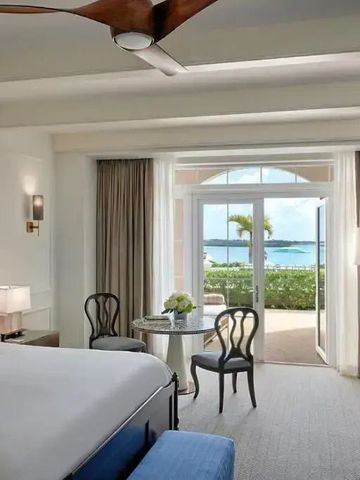 Luxuriöses Doppelzimmer mit Terrasse und Meerblick