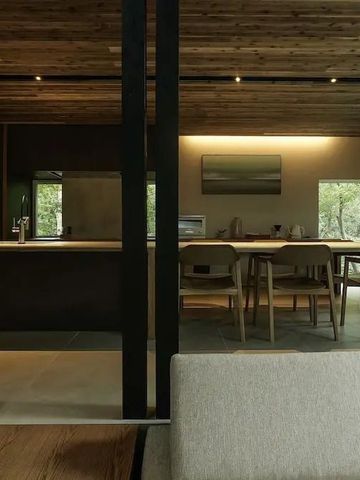 Offene Küche und Essbereich mit stilvoller Einrichtung