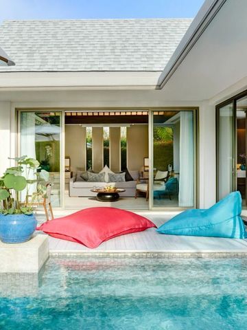 Luxuriöse Villa mit privatem Pool und moderner Terrasse