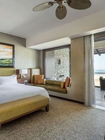 Luxuriöses Zimmer mit Meerblick und privatem Balkon im Shangri-La Rasa Ria