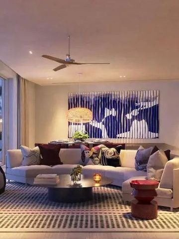 Luxuriöses Wohnzimmer mit moderner Kunst und gemütlicher Beleuchtung