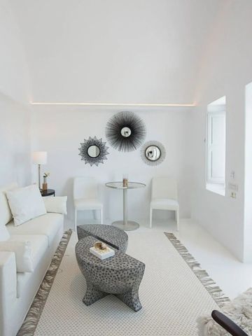 Stilvoll eingerichtetes Wohnzimmer mit modernen Akzenten