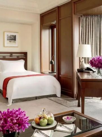 Doppelzimmer mit Flussblick und stilvollem Interieur