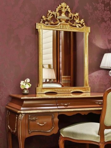 Antiker Frisiertisch mit vergoldetem Spiegel