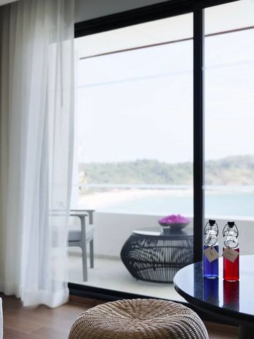 Luxuriöses Zimmer mit Balkon und spektakulärem Meerblick