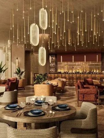 Stilvolles Restaurant mit eleganter Hängelampen-Verzierung