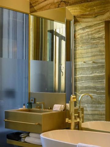 Modernes Badezimmer-Design mit großzügigem Waschbereich