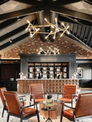 Einladende Bar mit unverwechselbarem Design und stilvollem Ambiente