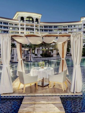 Private Cabana am Pool mit luxuriöser Einrichtung