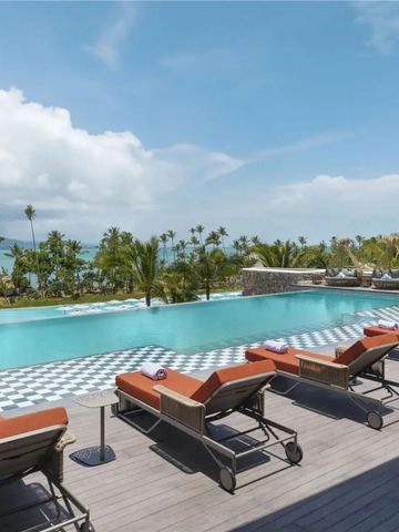 Infinity-Pool mit direktem Blick auf das Meer