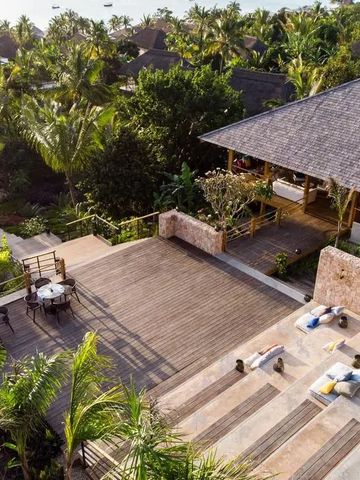 Resort-Oberfläche mit Garten und Pavillon