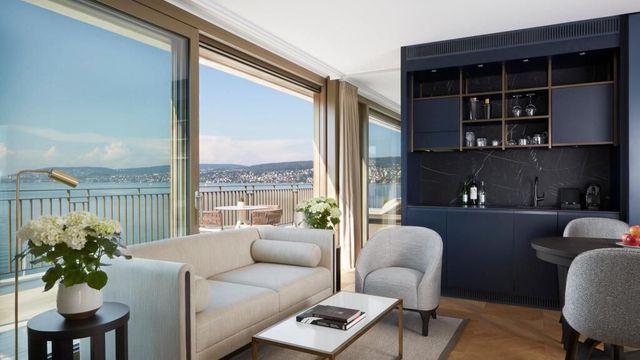 Zimmer mit Balkon Alex Lake Zurich