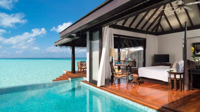 Anantara Kihavah Maldives Villas Guest Room Over Water Villa Bedroom & Pool