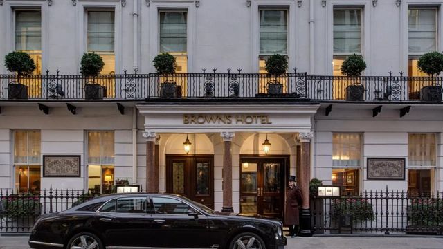 Eingang vom Brown's Hotel, a Rocco Forte Hotel