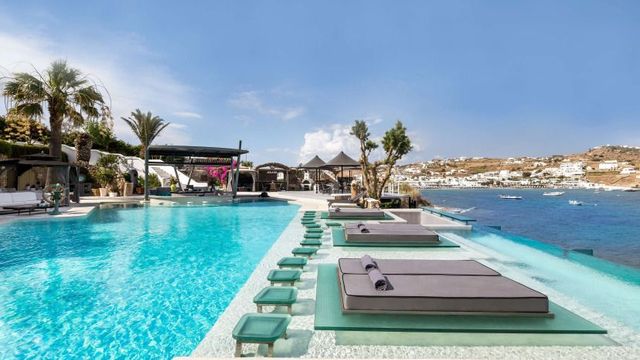 Kivotos Mykonos Pool am Meer
