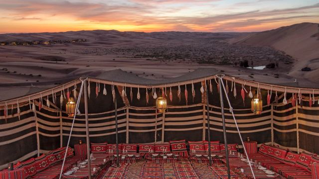 Qasr Al Sarab Desert Resort By Anantara in der Wüste
