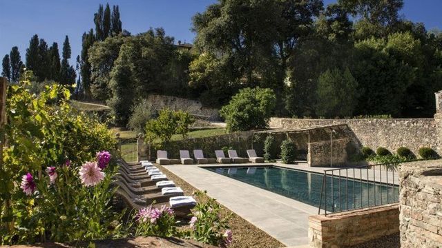 Torre a Cona Poolbereich