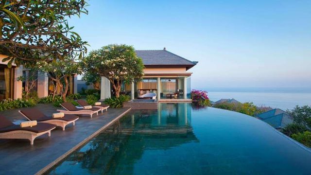 Umana Bali Pool mit Meerblick