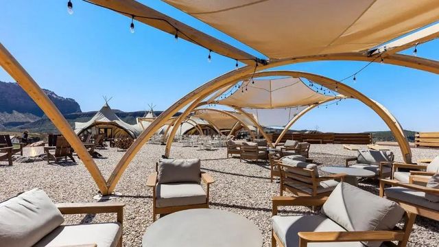 Restaurant und Bar vom Under Canvas Zion