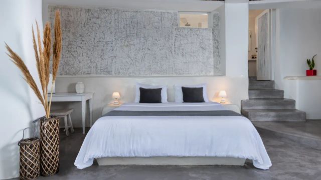 Andronis Luxury Suites King Size Bett mit modernem Ambiente