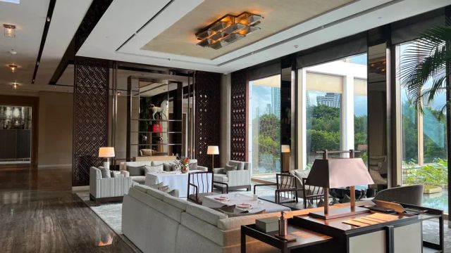 Capella Bangkok Lobby Sitzmöglichkeiten