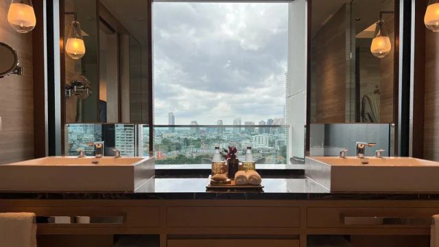 Capella Bangkok Stadtblick vom Bad