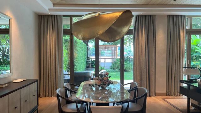 Capella Bangkok Villa Essbereich