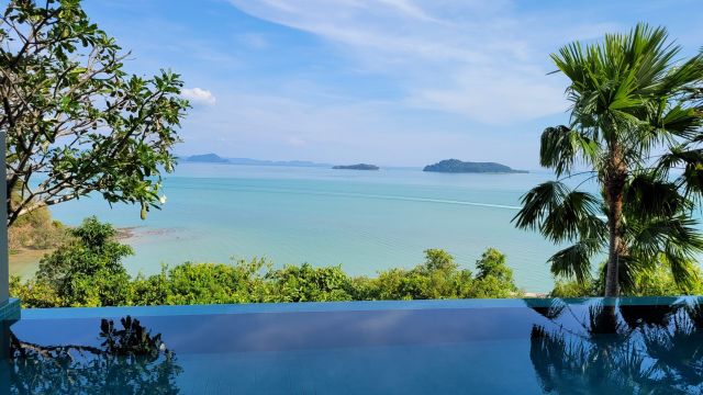 Como point yamu Infinity Pool mit Meerblick