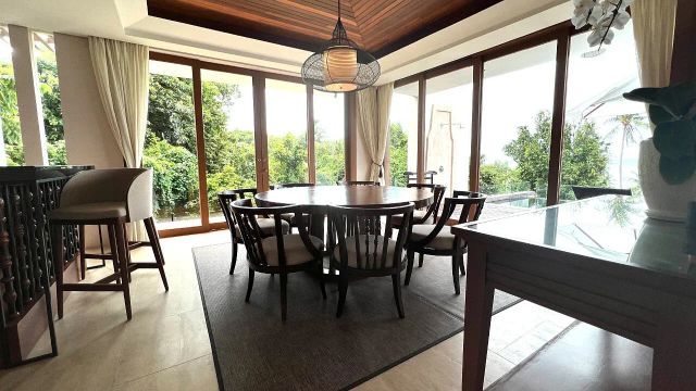 The Ritz-Carlton, Koh Samui Wohnbereich mit 8 Stühlen