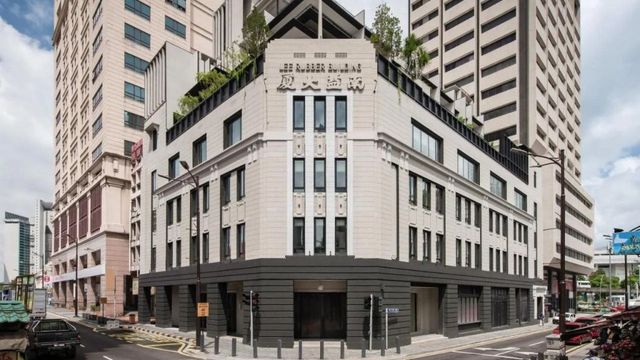 Elegantes historisches Hotelgebäude in Kuala Lumpur mit urbanem Flair