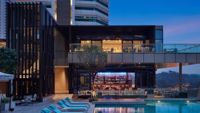 Pool des St Regis