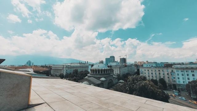 Sofia Hotel Balkan Dachterasse mit Blick auf die Stadt