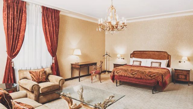 Sofia Hotel Balkan Junior Suite