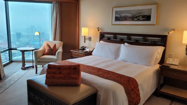 The Peninsula Bangkok Zimmer mit Stadtblick