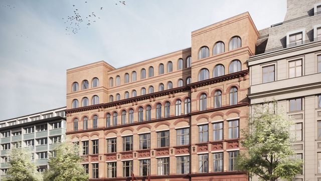 Historische Fassade des Hotels Tortue Hamburg mit klassischer Architektur