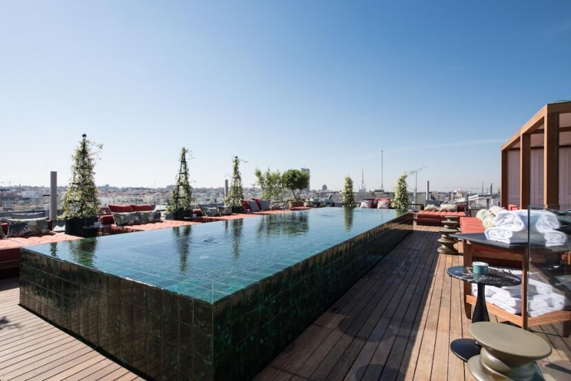 Bless Hotel Madrid, a member of The Leading Hotels of the World Poolbereich auf der Terrasse