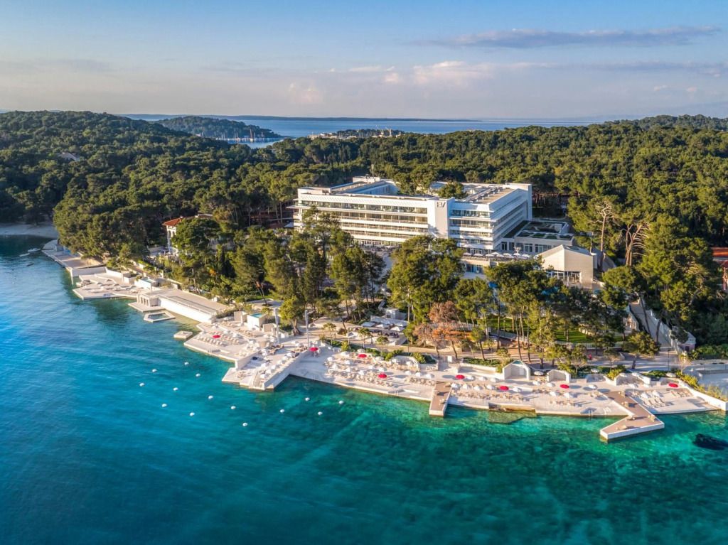 Vogelblick auf das Hotel Bellevue Losinj