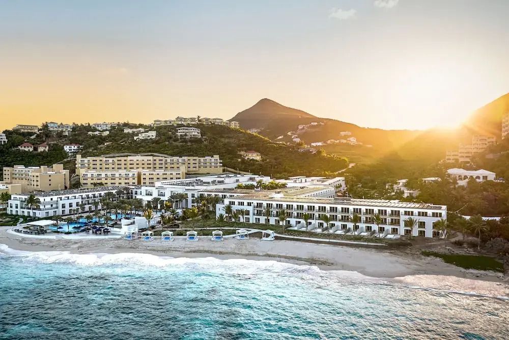 JW Marriott St. Maarten Beach Resort & Spa am Strand