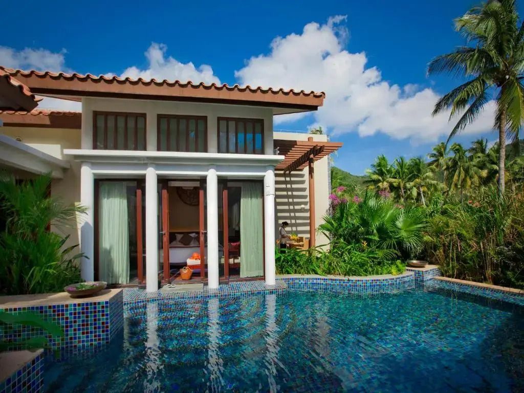 Villa mit privatem Pool und tropischem Garten im Banyan Tree Sanya