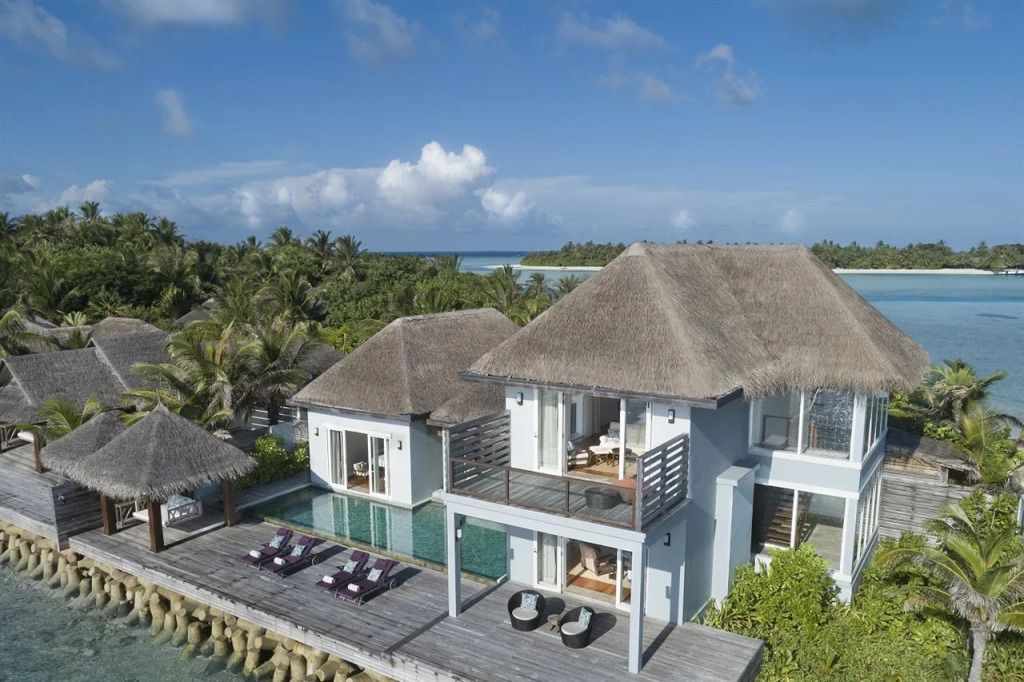 Luxuriöse Villa auf den Malediven mit Privatpool und Meerblick