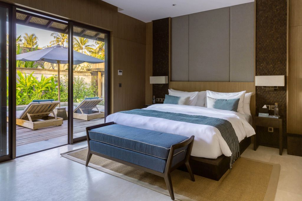 Luxuriöses Zimmer mit Kingsize-Bett und Zugang zur privaten Terrasse